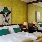 Grotta ホテル 3*