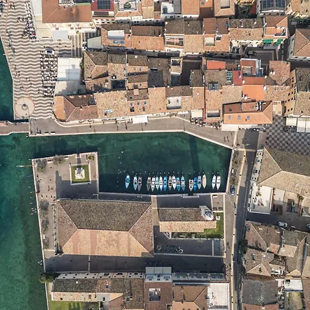 阿拉格罗塔酒店 3*