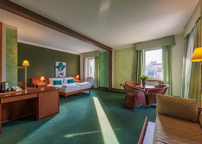 阿拉格罗塔酒店 拉齐塞