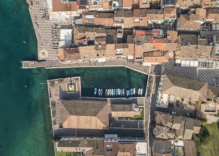 阿拉格罗塔酒店 3*