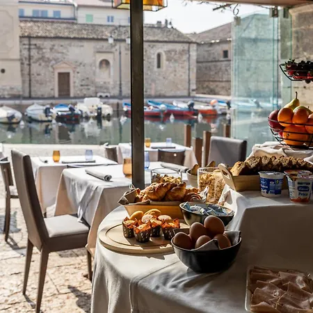 Grotta Λατζίζε