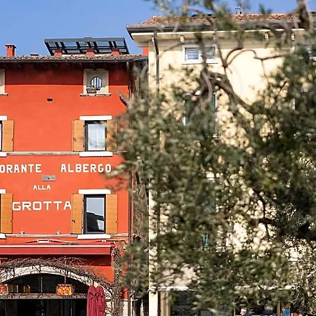 Grotta Hotell 3*