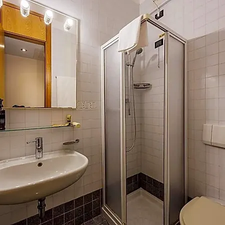Grotta 3* Lazise