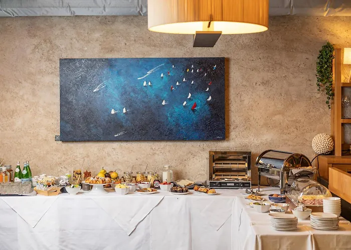Grotta Hotel 3*