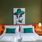 Grotta Hotel 3*